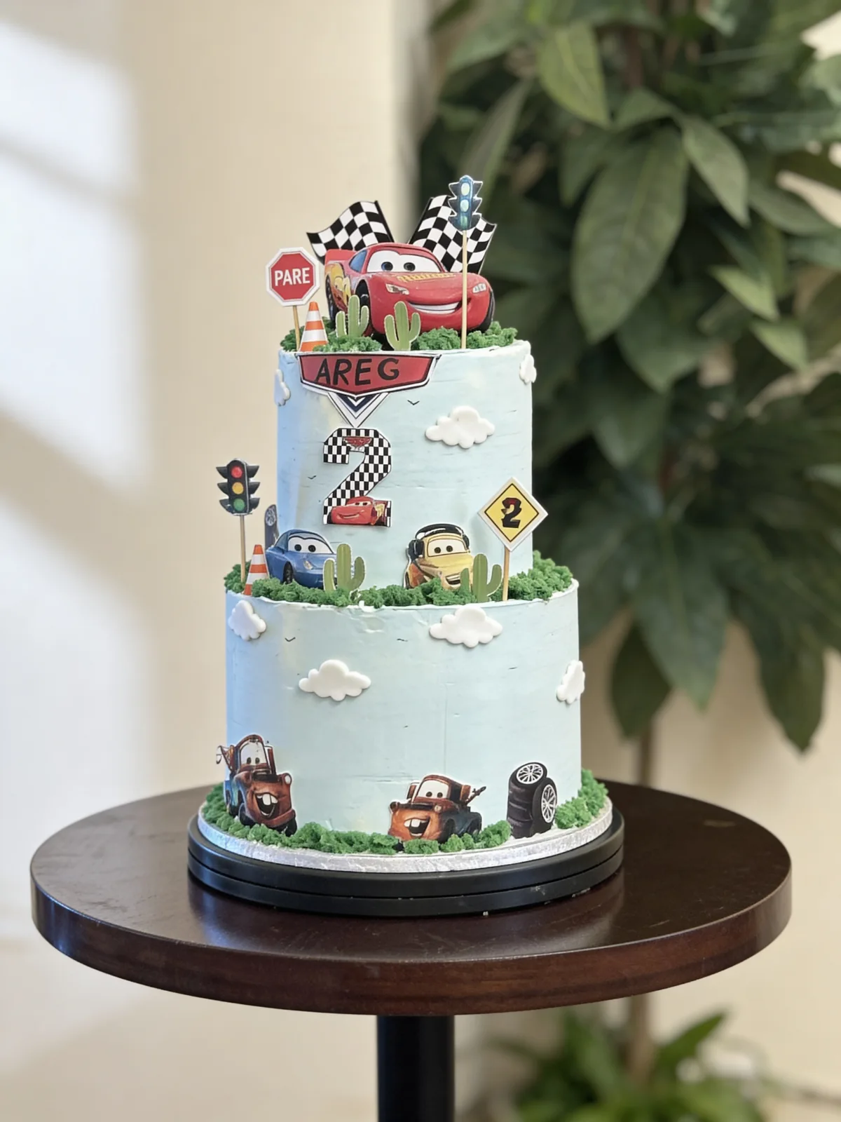 Imperio Brunch. Tartas personalizadas para eventos en Barcelona - Pastel o tarta para celebración infantil. Rayo McQueen. Dónde hacer celebraciones y donde merendar en Sagrada Familia. Imperio Brunch. Custom cakes for events in Barcelona - Cake or tart for children's celebrations. Lightning McQueen. Where to hold celebrations and where to have afternoon tea near the Sagrada Familia. Imperi Brunch. Pastissos personalitzats per a esdeveniments a Barcelona - Pastís o pastís per a celebració infantil. Raig McQueen. On fer celebracions i on berenar a Sagrada Família.